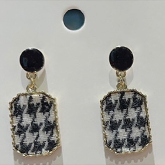 Houndstooth Earrings - Picture 7 of 8